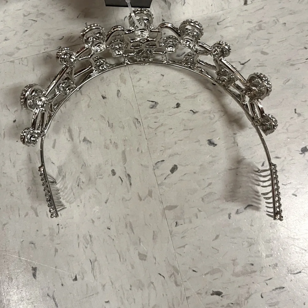 NWT 💎💀💎 PIPER k crystals embroidered skulls tiara crown